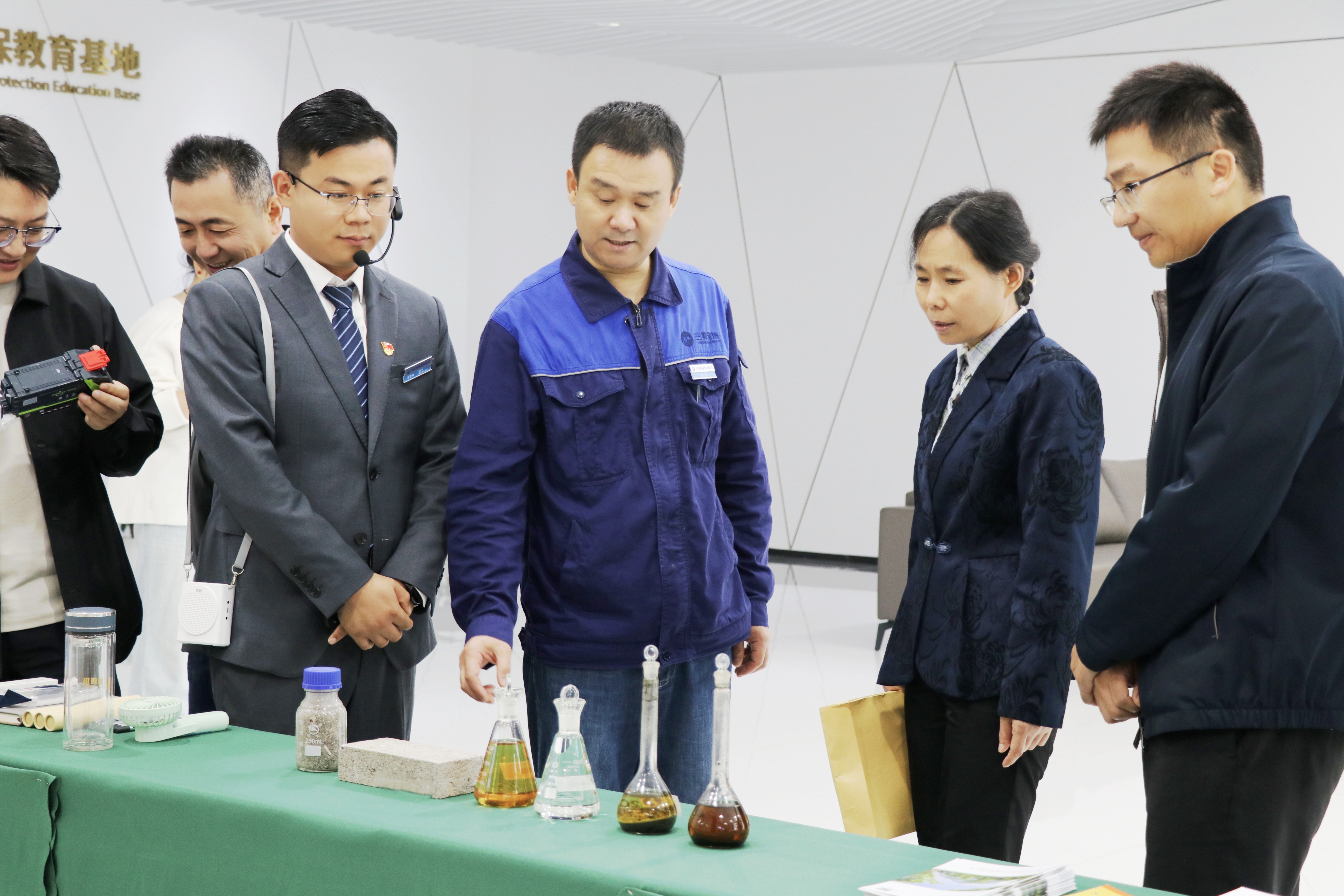 10月17日，安徽省生態(tài)環(huán)境廳調研六安三峰公司 為環(huán)保教育基地注入新動(dòng)能.jpg